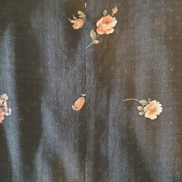 Lovestitch Floral Embroidered Tassel Top - Picture 8 of 10